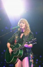 TAYLOR SWIFT Performs at Tokyo Dome 11/20/2018