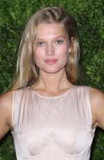 TONI GARRN at Cfda/Vouge Fashion Fund 15th Anniversary in New York 11/05/2018
