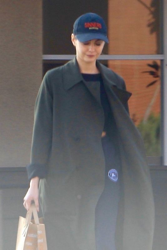 WILLA HOLLAND Out and About in Beverly Hills 11/21/2018