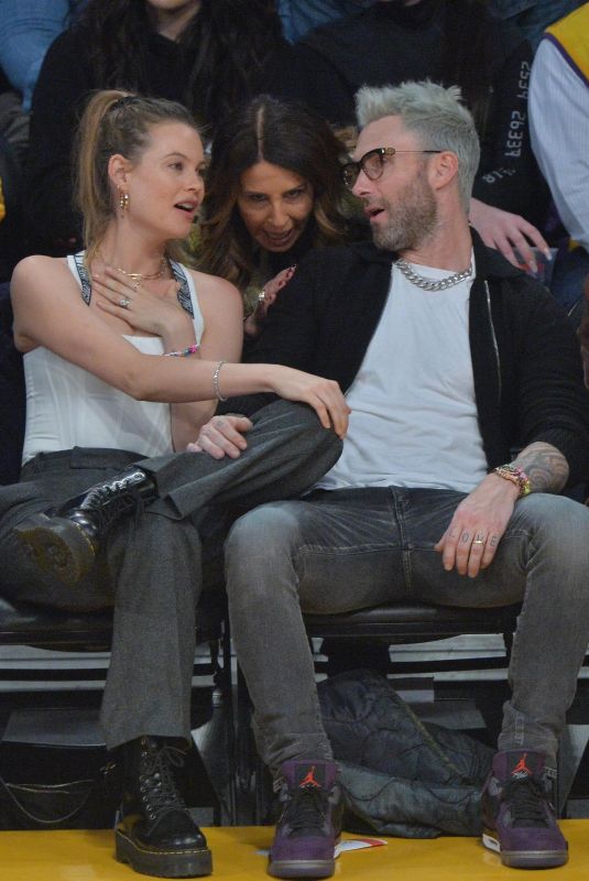 ADAM LEVINE and Behati Prinsloo at LA Lakers vs Pelicans Game in Los Angeles 12/21/2018