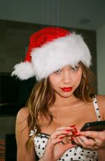 ALEXIS REN - Santa Photoshoot, December 2018