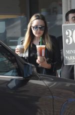 AMANDA BYNES Leaves Starbucks in Los Angeles 11/29/2018