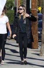 AMANDA BYNES Leaves Starbucks in Los Angeles 12/08/2018