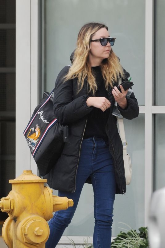 AMANDA BYNES Out and About in Los Angeles 12/06/2018
