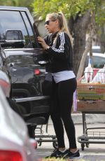 ANNA KOURNIKOVA Shopping at Costco in Miami 12/12/2018