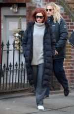 ANNE HATHAWAY Heading to Modern Love Set in New York 12/04/2018