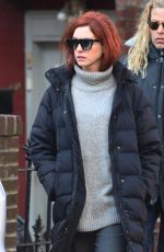 ANNE HATHAWAY Heading to Modern Love Set in New York 12/04/2018