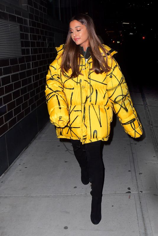 ARIANA GRANDE Arrives at a Recording Studio in New York 12/11/2018