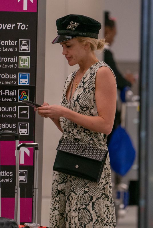 ASHLEY ROBERTS at Airport in Miami 12/22/2018