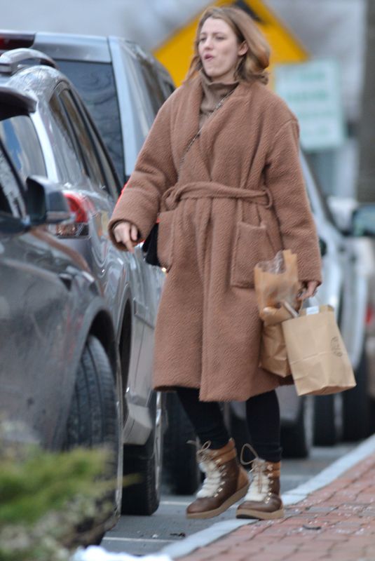 BLAKE LIVELY Out Shopping in New York 12/26/2018