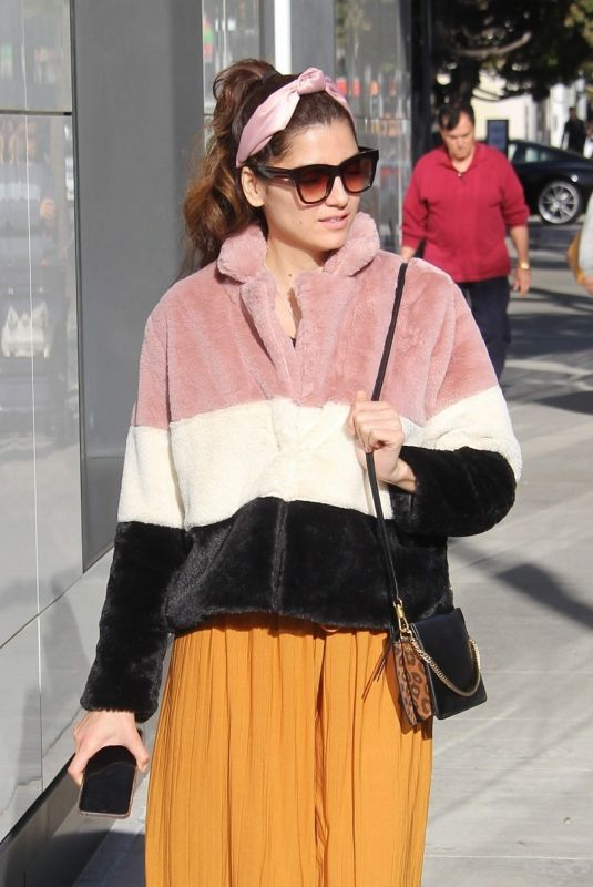BLANCA BLANCO Shopping on Rodeo Drive in Beverly Hills 12/26/2018