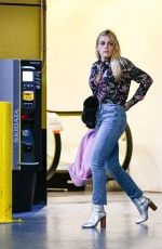 BUSY PHILIPPS on Christmas Shopping in Los Angeles 12/13/2018