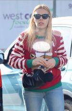 BUSY PHILIPPS on Christmas Shopping in Los Angeles 12/24/2018