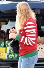 BUSY PHILIPPS on Christmas Shopping in Los Angeles 12/24/2018