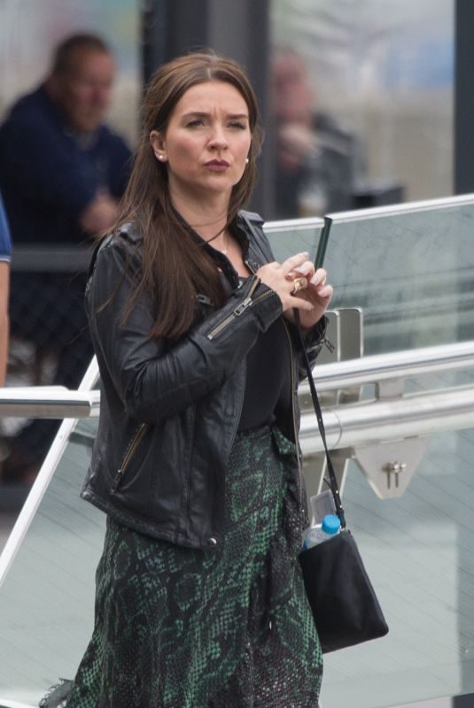 CANDICE BROWN Out Shopping in Melbourne 12/05/2018