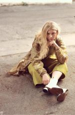 CHLOE MORETZ in D la Repubblica Magazine, December 2018