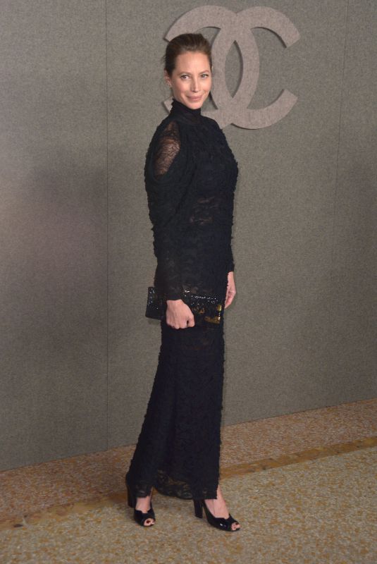 CHRISTY TURLINGTON at Chanel Metiers D