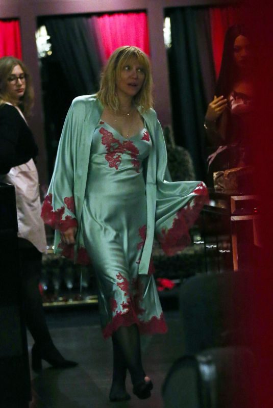 COURTNEY LOVE Shopping in Soho in New York 12/14/2018