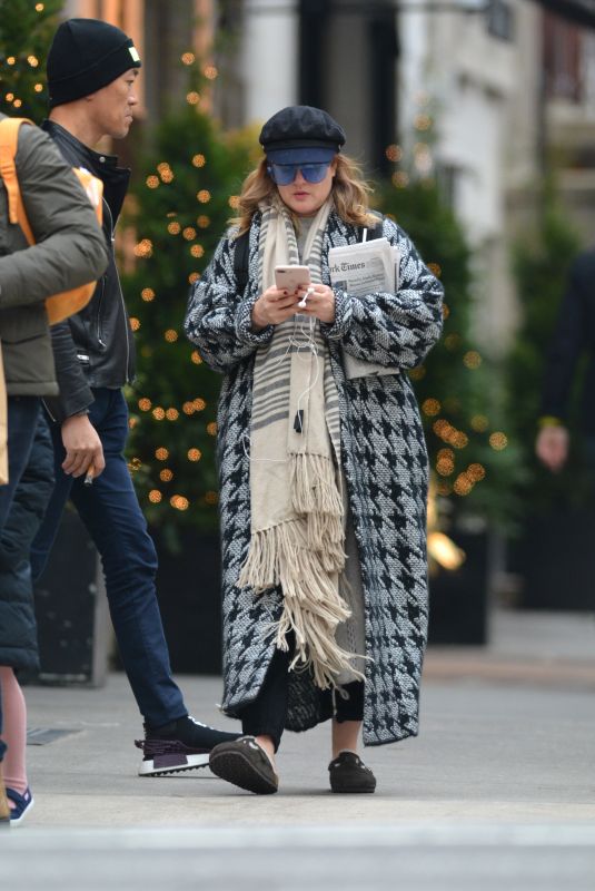 DREW BARRYMORE Out in New York 12/09/2018