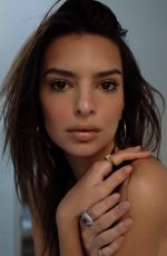 EMILY RATAJKOWSKI - Instagram Pictures 12/19/2018