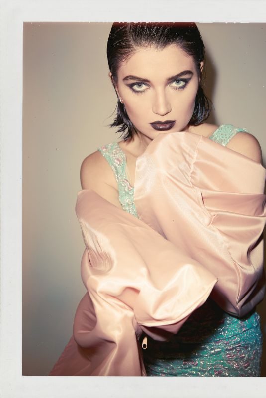 EVE HEWSON for Content Mode Magazine 2018