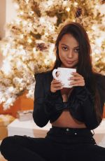 FIONA BARRON - Instagram Pictures, December 2018