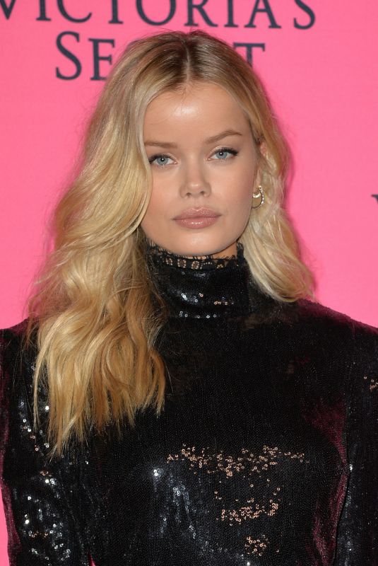FRIDA AASEN at Victoria
