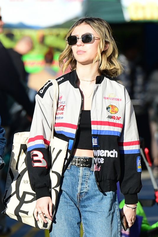GENEVIEVE HANNELIUS at Farmers Market in Los Angeles 12/16/2018