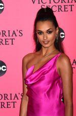 GIZELE OLIVEIRA at Victoria
