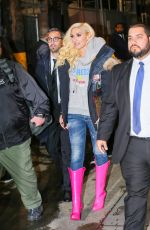 GWEN STEFANI Arrives at Jimmy Kimmel Live in Los Angeles 12/06/2018