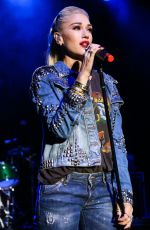 GWEN STEFANI Performs at One Love Malibu Festival Benefit Concert in Calabasas 12/02/2018