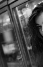 HAILEE STEINFELD for Who What Wear, December 2018