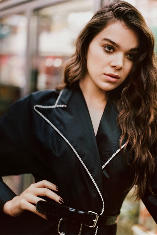 HAILEE STEINFELD for Who What Wear, December 2018
