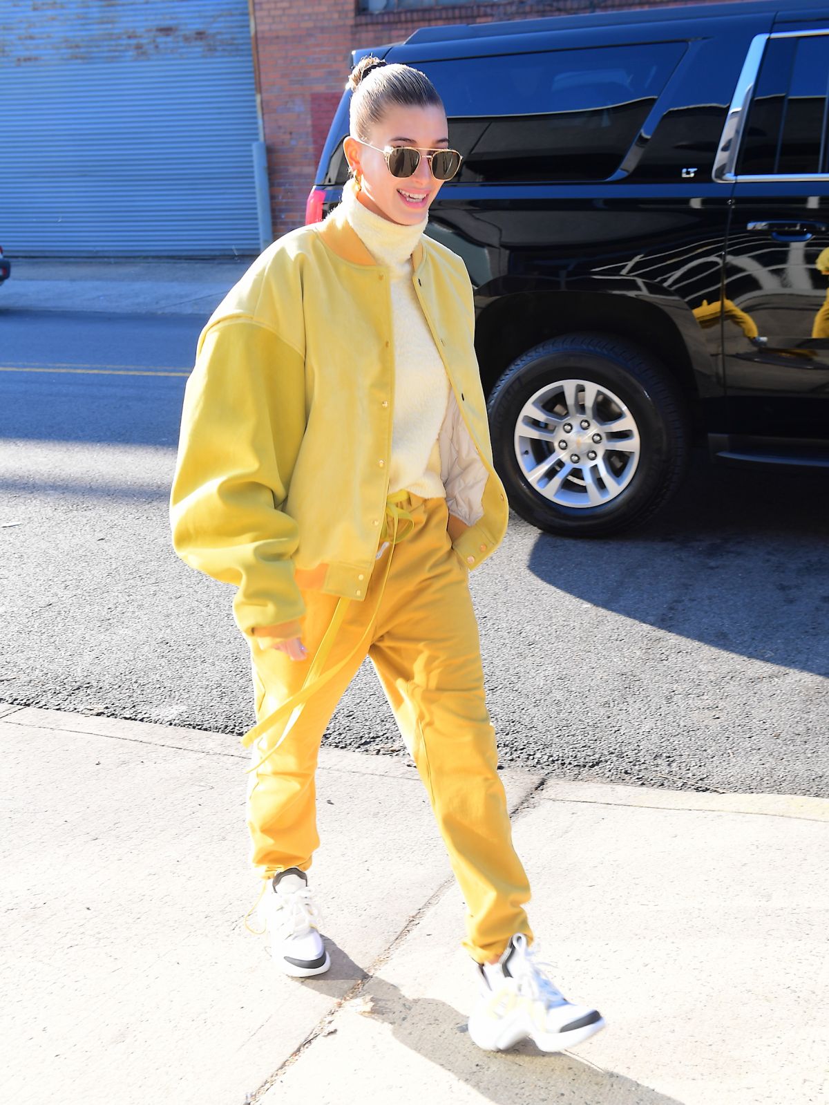 HAILEY BIEBER Out in New York 12/10/2018 – HawtCelebs