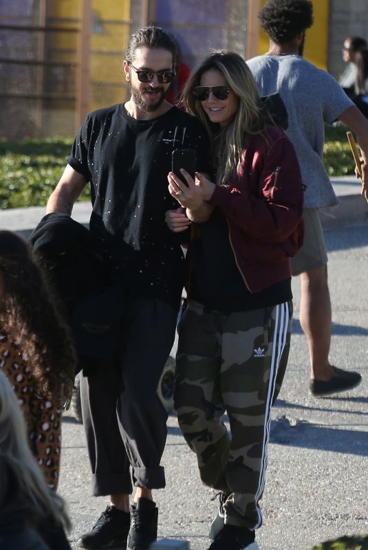HEIDI KLUM and Tom Kaulitz Out with Their Dog in Santa Monica 12/29/2018