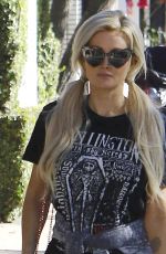 HOLLY MADISON Out and About in Los Angeles 12/05/2018