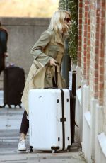 HOLLY WILLOGHBY Heading to Her Home in London 12/13/2018