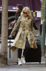 HOLLY WILLOGHBY Heading to Her Home in London 12/13/2018