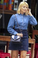 HOLLY WILLOUGHBY Out and About in Sydney 12/12/2018