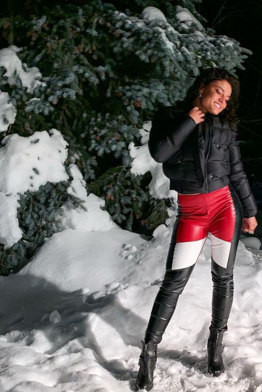 JADE CHYNOWETH - Instagram Pictures, December 2018