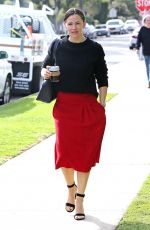 JENNIFER GARNER Heading to a Church in Los Angeles 12/09/2018
