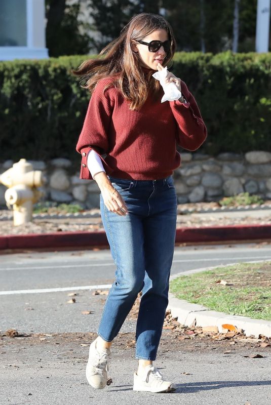 JENNIFER GARNER in Jeans Out in Santa Monica 11/30/2018