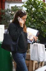 JENNIFER GARNER Out and About in Brentwood 12/10/2018