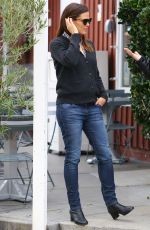 JENNIFER GARNER Out and About in Brentwood 12/10/2018