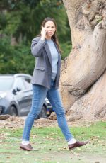 JENNIFER GARNER Out and About in Brentwood 12/14/2018