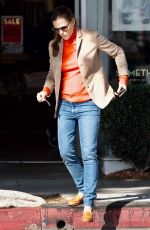 JENNIFER GARNER Out Christmas Shopping in Brentwood 12/20/2018