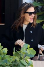 JENNIFER GARNER Out in Brentwood 12/03/2018