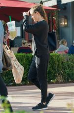 JENNIFER GARNER Out in Brentwood 12/21/2018
