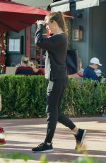 JENNIFER GARNER Out in Brentwood 12/21/2018