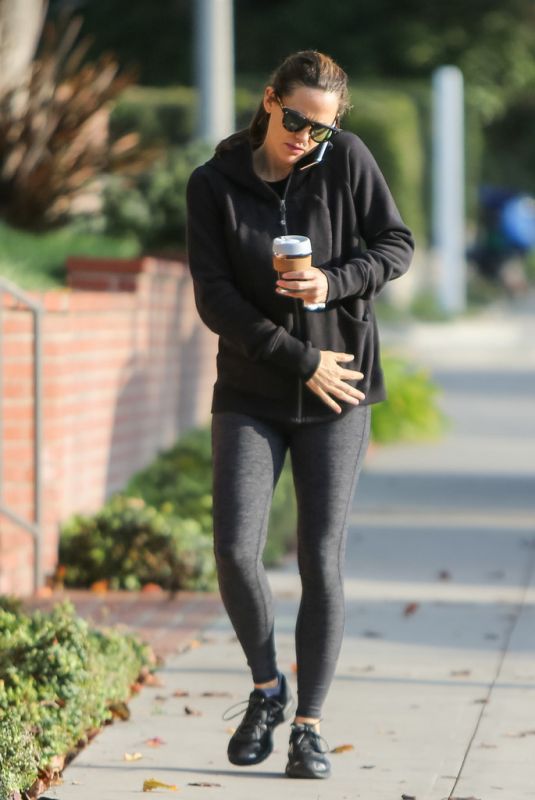 JENNIFER GARNER Out in Los Angeles 12/18/2018